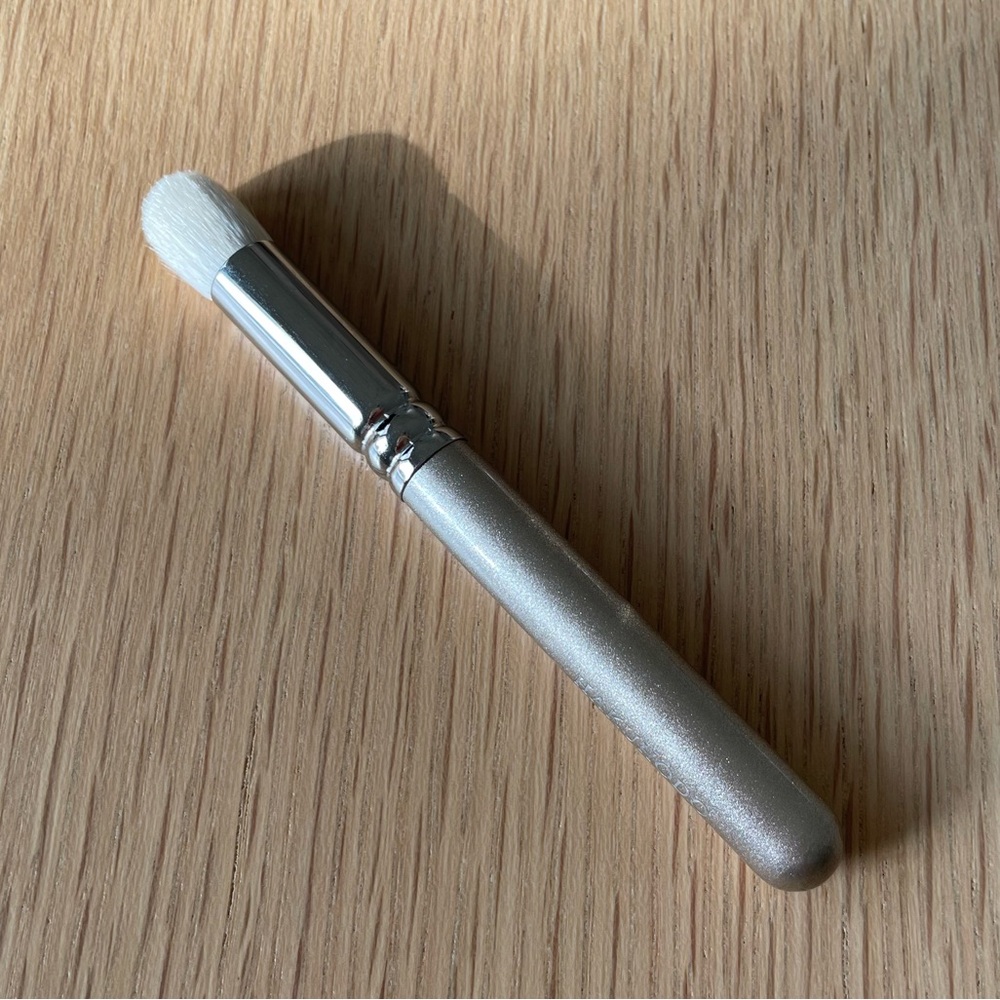 Hakuhodo J214BkSLN Eyeshadow Brush Round [HB0665]